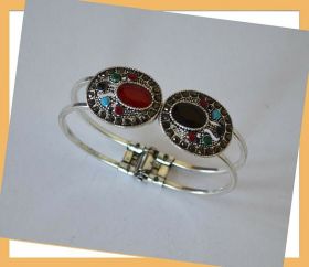 Oxidized Metal Black Onyx And Ruby Stones Bangle Bracelet