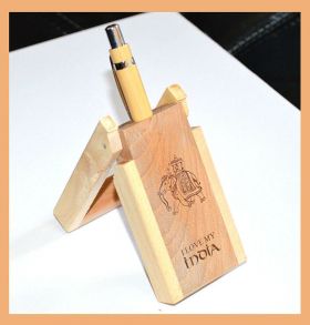 Engraved Pen Holder With Clock 