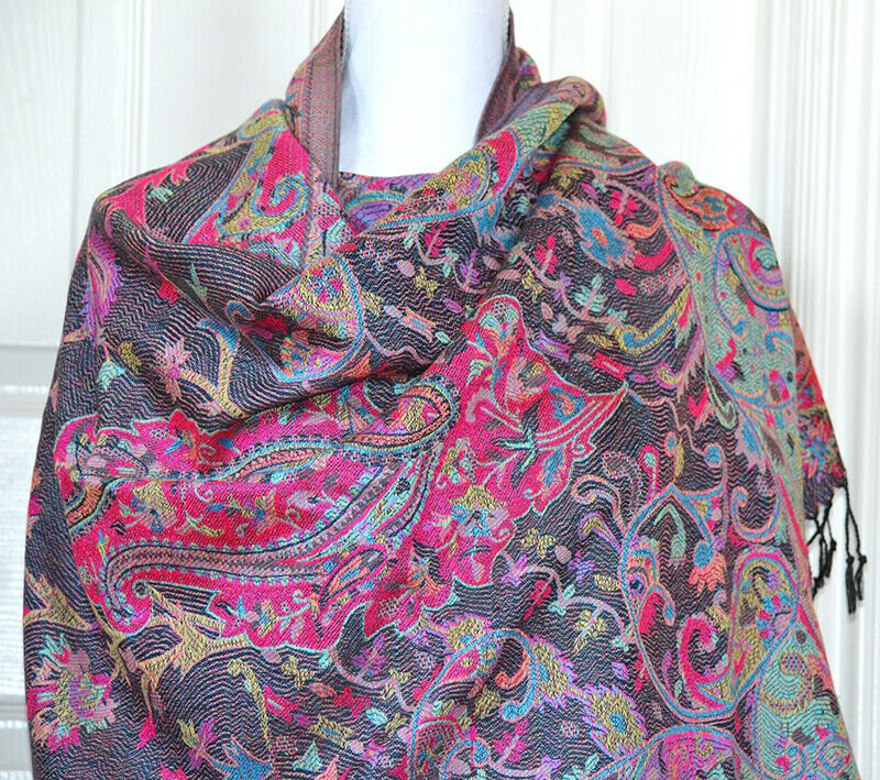 Handwoven Paisley Design Shawl Wrap - Image 4