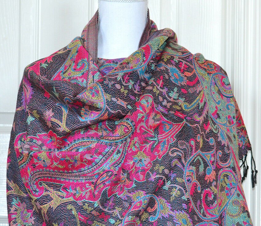 Handwoven Paisley Design Shawl Wrap - Image 2