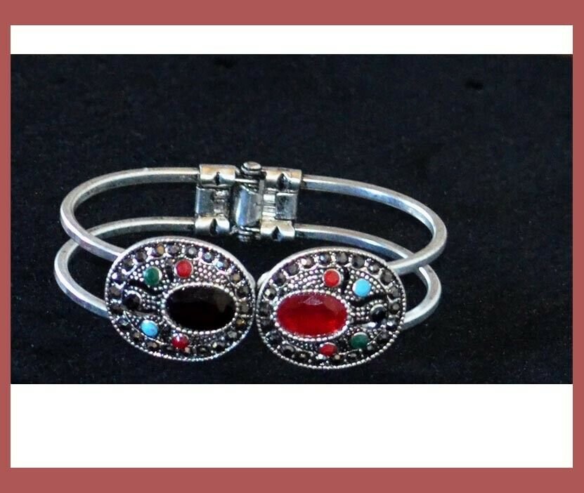 Oxidized Metal Black Onyx And Ruby Stones Bangle Bracelet - Image 4