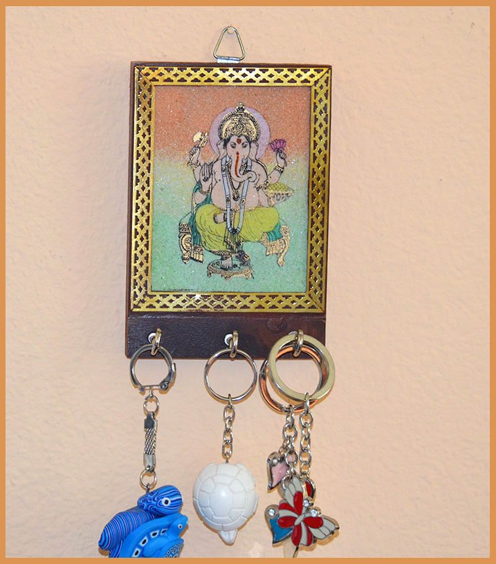 Gemstone Painting Wood Keychain, Keys Wall Holder with Three Hooks - Image 3